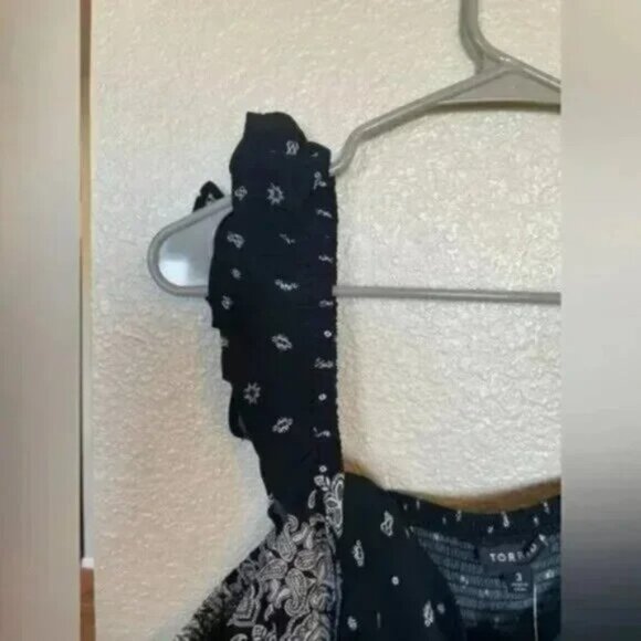 NWT TORRID Challis Smocked Ruffle Trim Crop Top - Picture 3 of 9